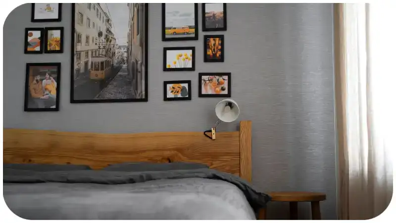 gallery wall for small apartment